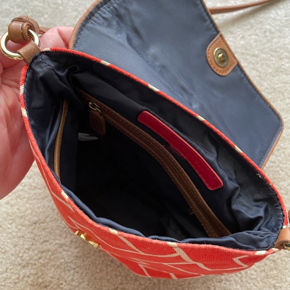 Tommy Hilfiger Crossbody Purse - Picture 2 of 7